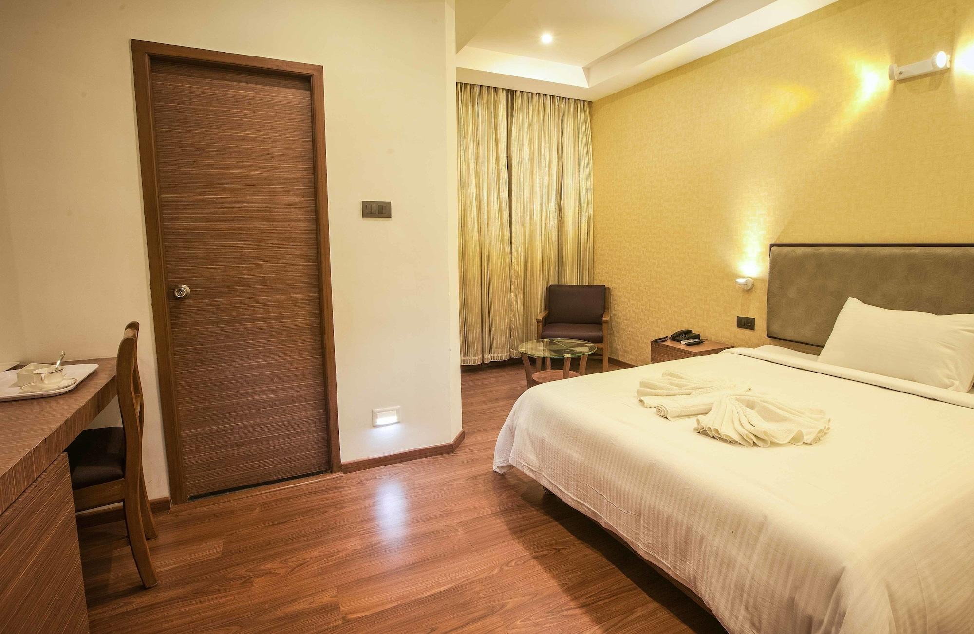 Brownstar Boutique Hotel Chennai Exterior foto