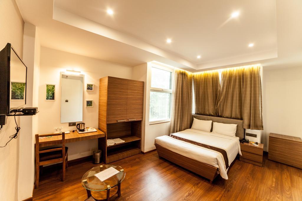 Brownstar Boutique Hotel Chennai Exterior foto